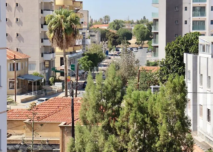 Cozy With Views דירה *