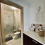 Cozy With Views Apartment *