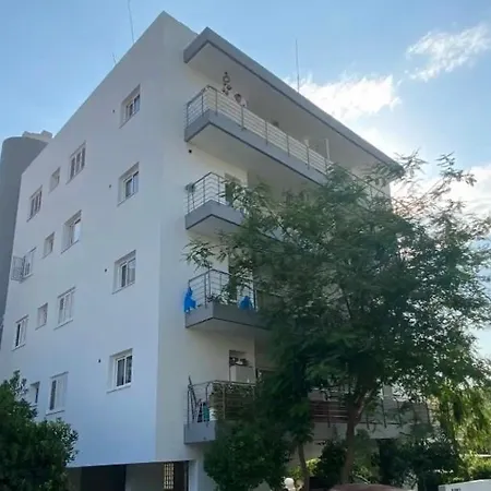 Cozy Central Stay With City Views 尼科西亚